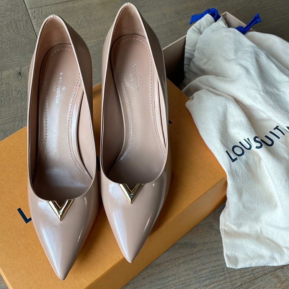 Louis Vuitton Nude Heels